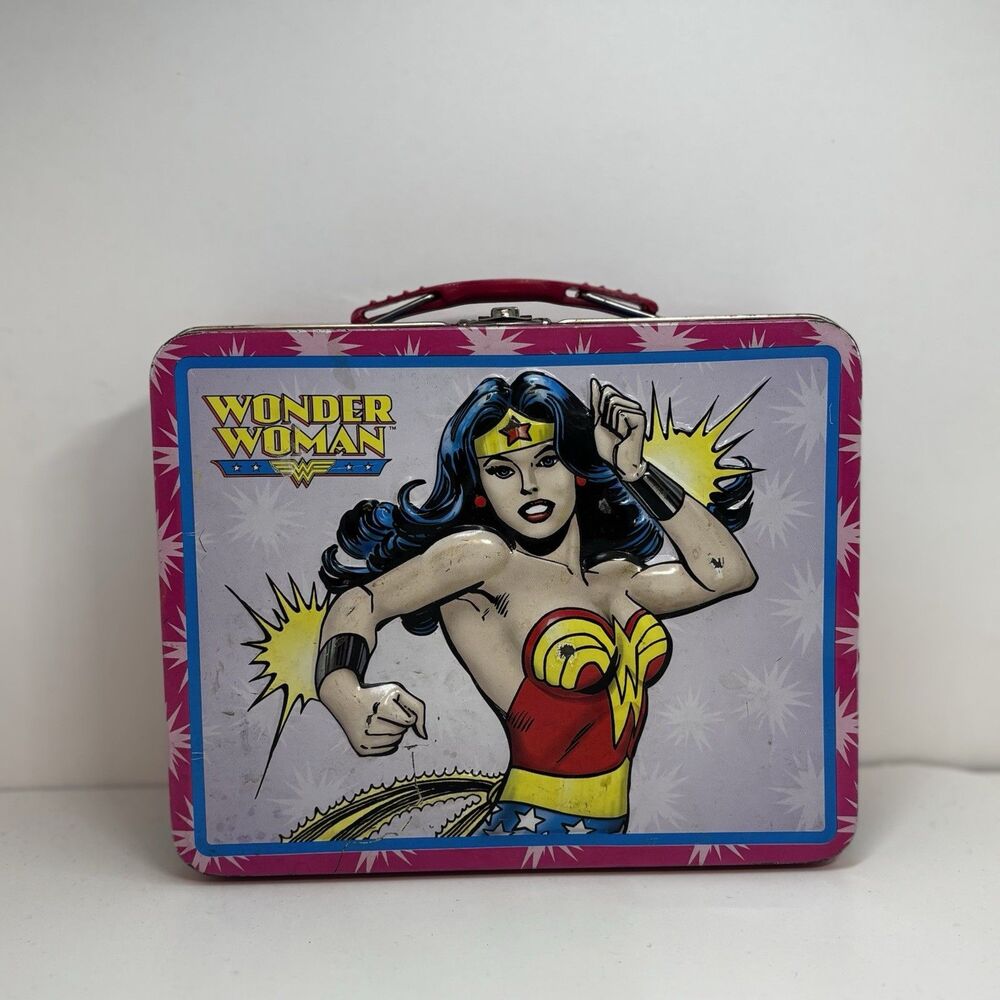 DC Comics 3D Wonder Woman Metal Lunch Pail - 2001 The Tin Box Company - Used